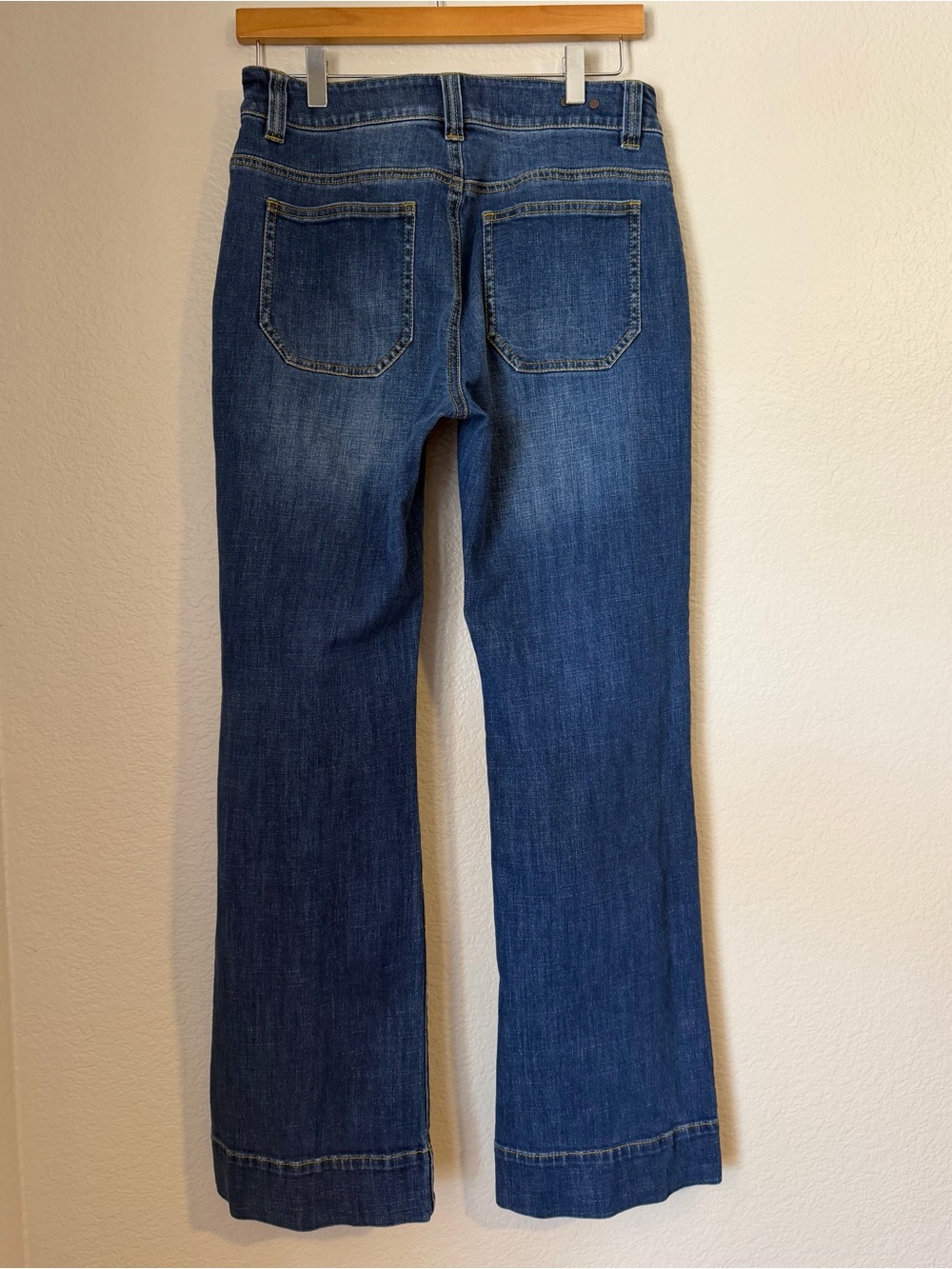 Cabi Patch Pocket Jeans Medium Blue Wash High Rise Straight Leg Denim Size 4 - Picture 6 of 10